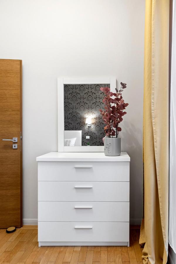 City Heart Retreat Elegant Apartment Bucureşti Eksteriør bilde