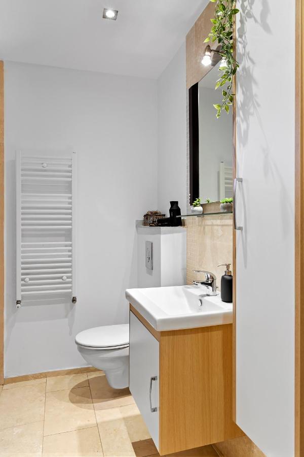 City Heart Retreat Elegant Apartment Bucureşti Eksteriør bilde