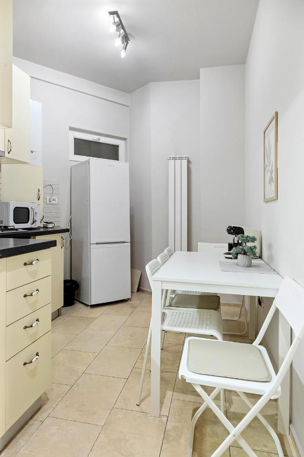 City Heart Retreat Elegant Apartment Bucureşti Eksteriør bilde
